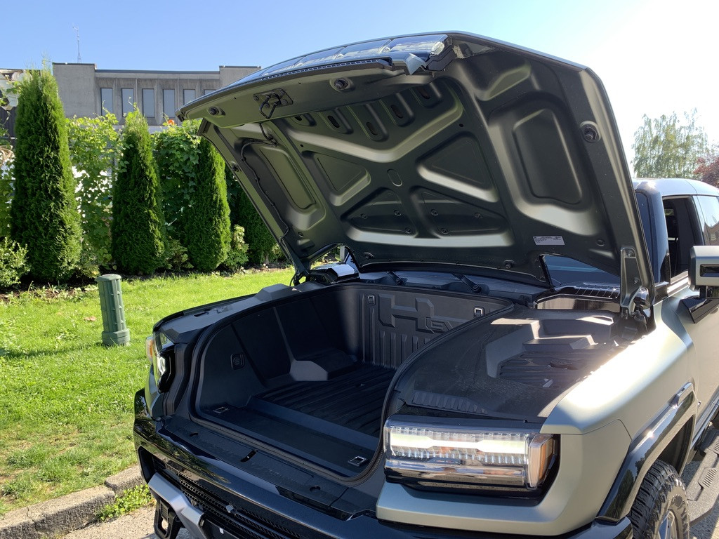 2024-GMC-Hummer EV