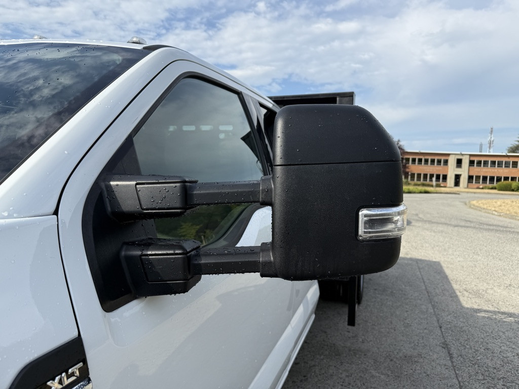 2023-Ford-F-550 Super Duty