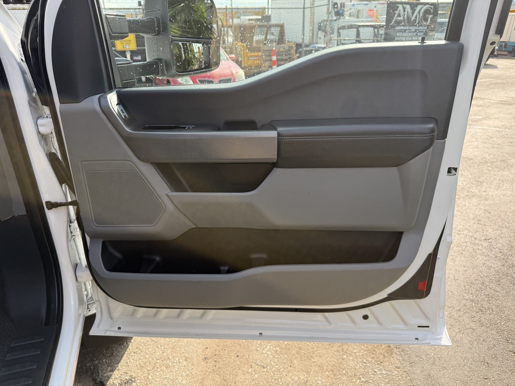 2023-Ford-F-550 Super Duty