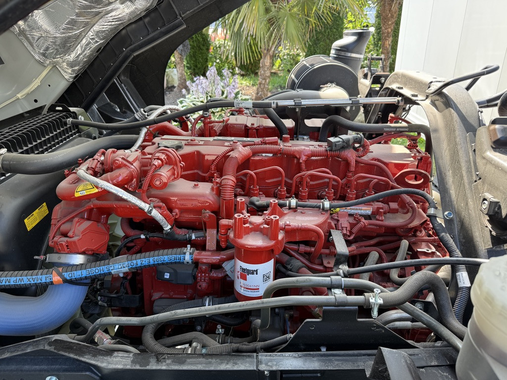 2024-Isuzu-FVR