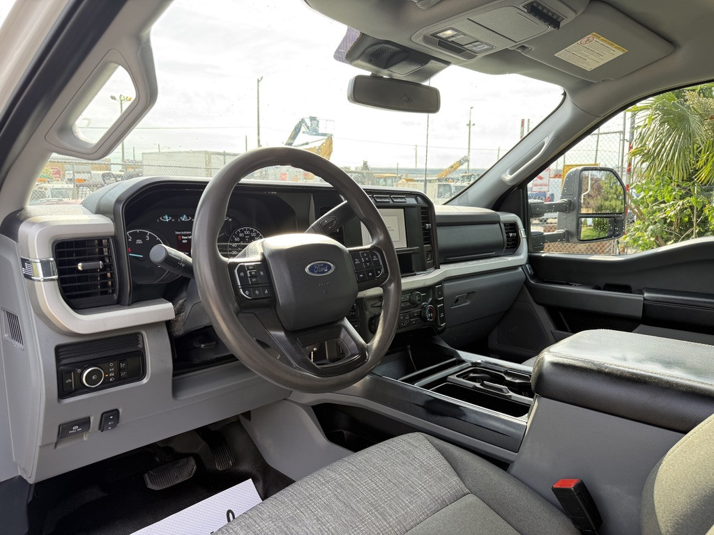 2023-Ford-F-550 Super Duty