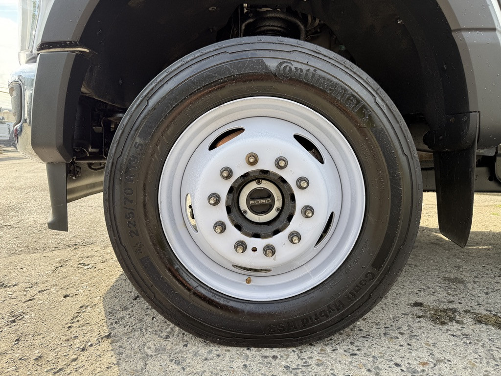 2023-Ford-F-550 Super Duty
