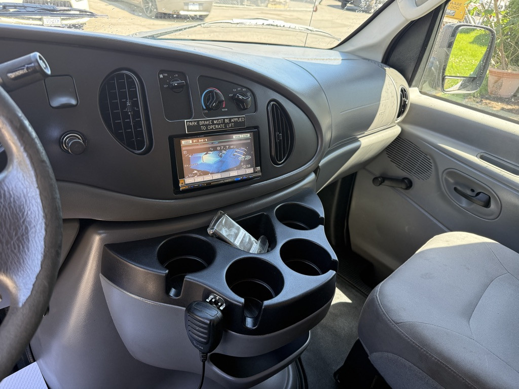 2006-Ford-Econoline
