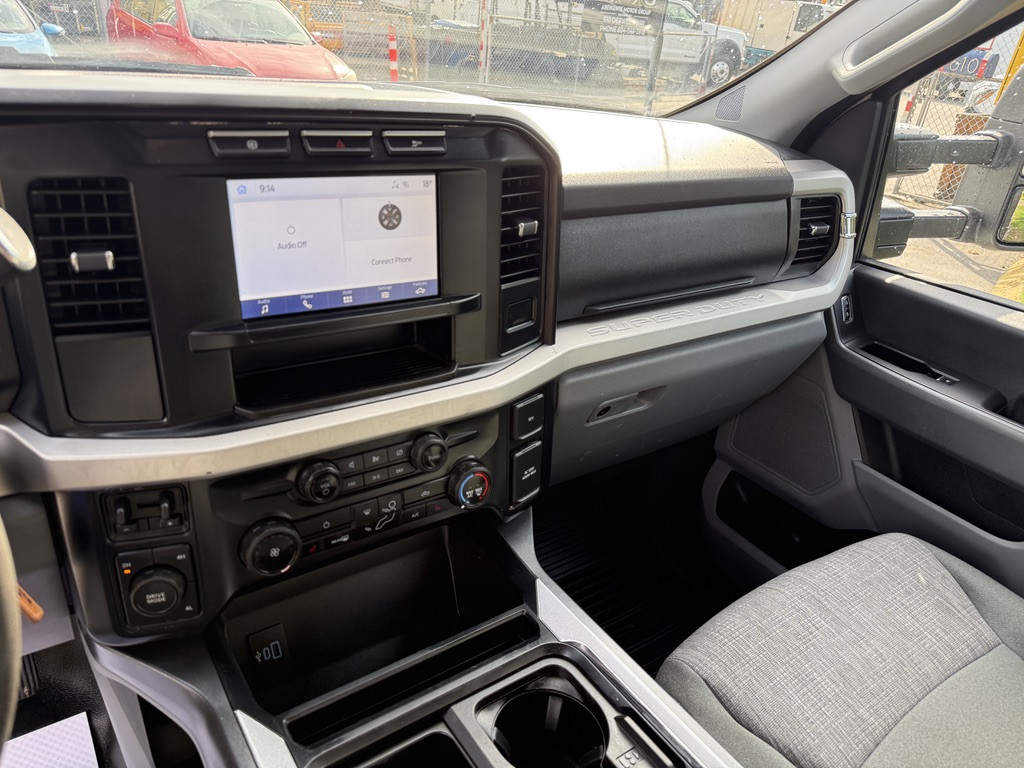 2023-Ford-F-550 Super Duty