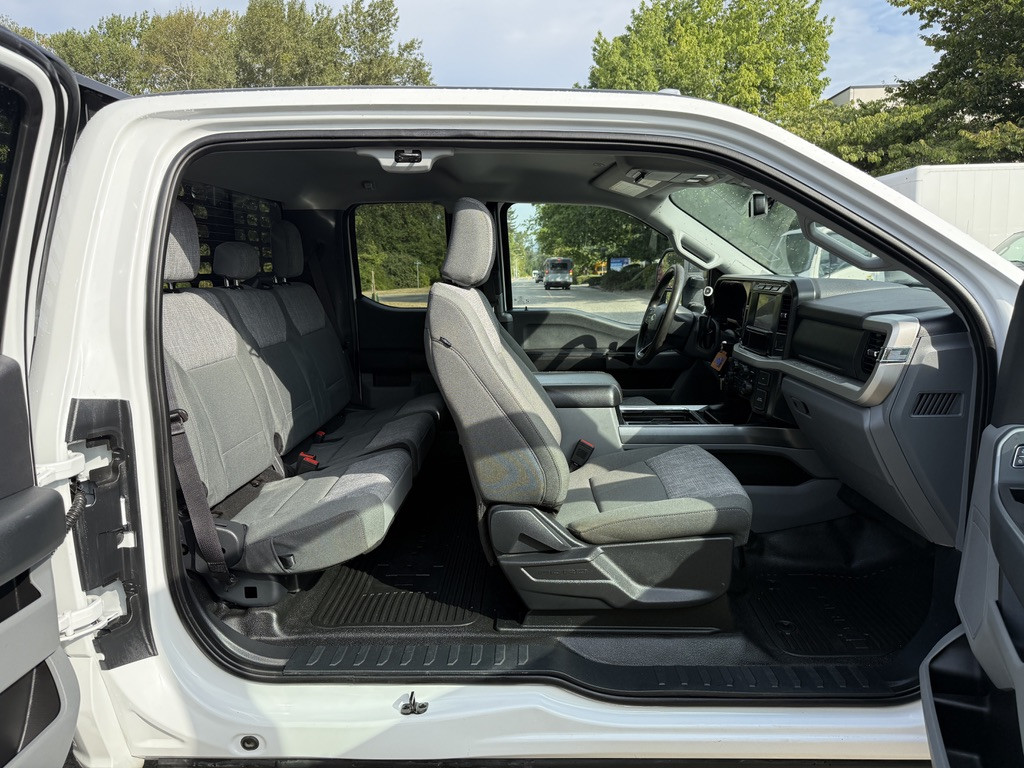 2023-Ford-F-550 Super Duty