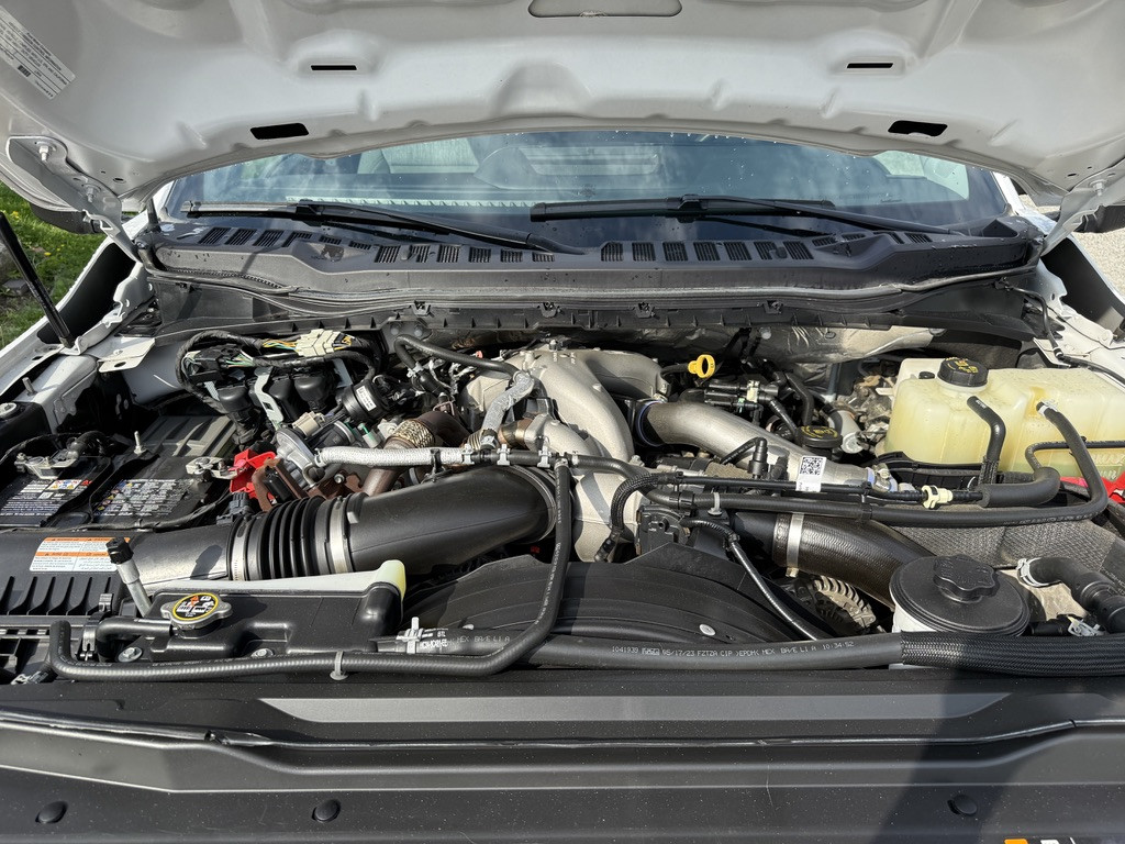 2023-Ford-F-550 Super Duty