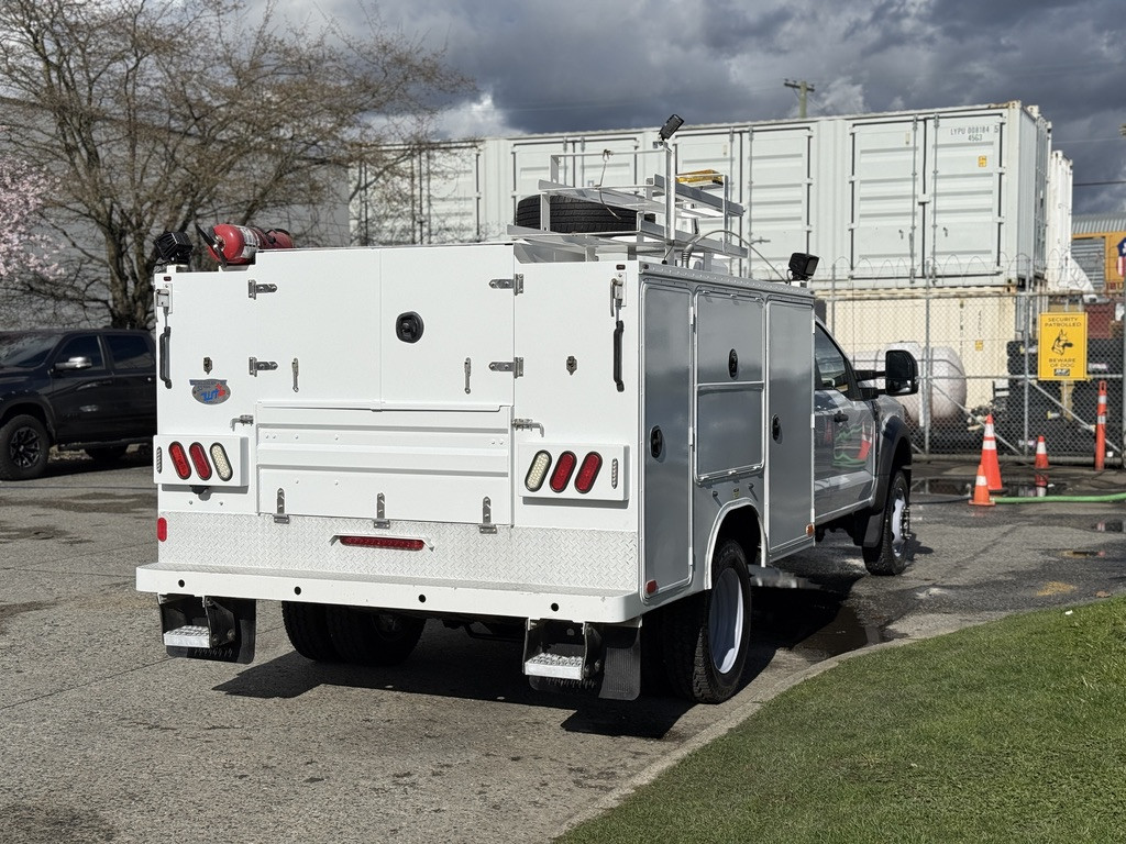 2024-Ford-F-550