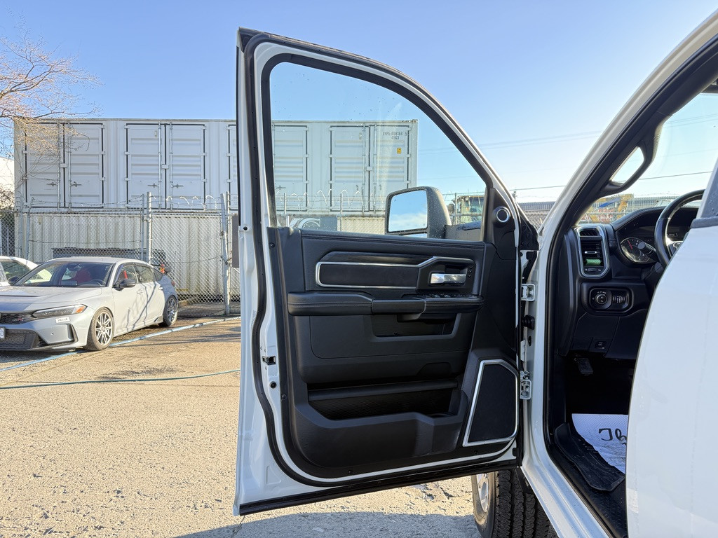 2023-Ram-3500