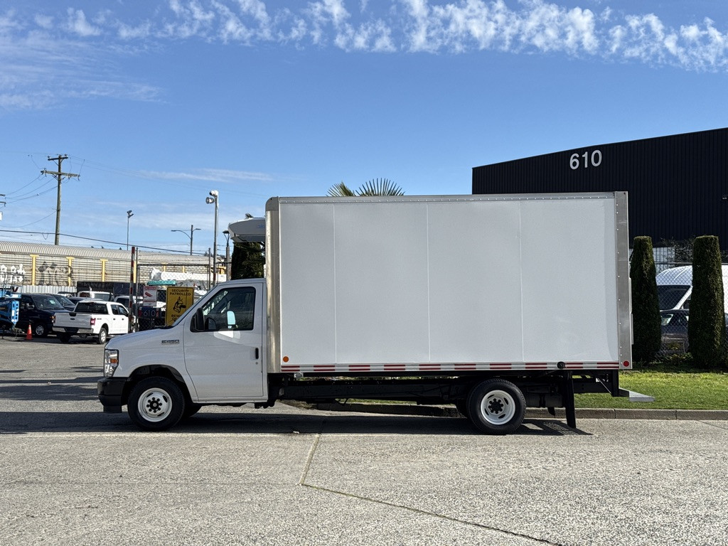 2023-Ford-E-450 Econoline Super Duty