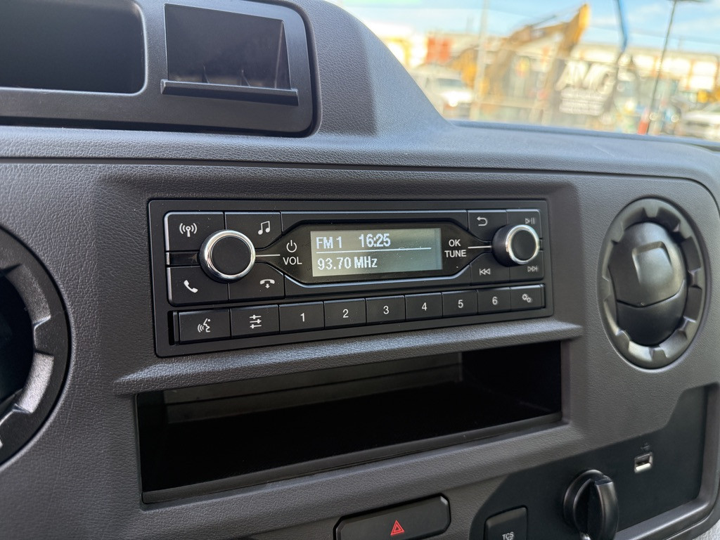 2023-Ford-E-450 Econoline Super Duty