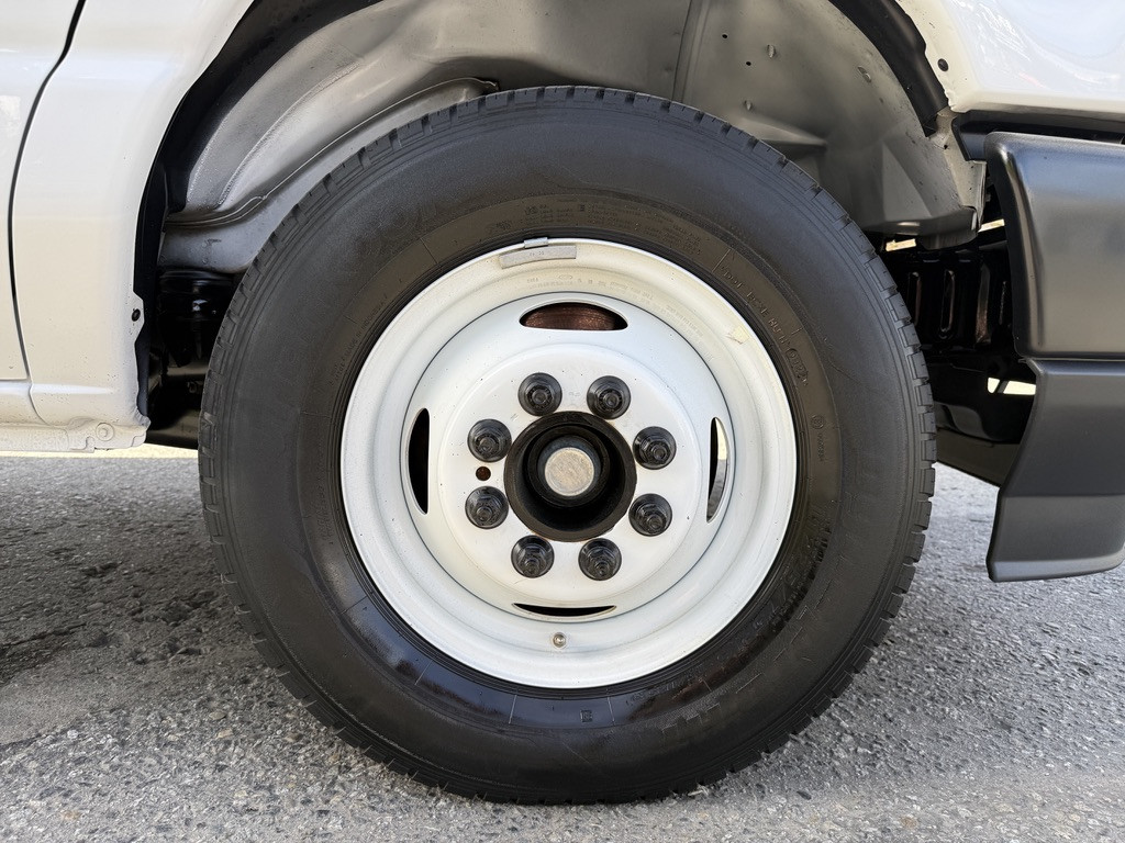 2023-Ford-E-450 Econoline Super Duty