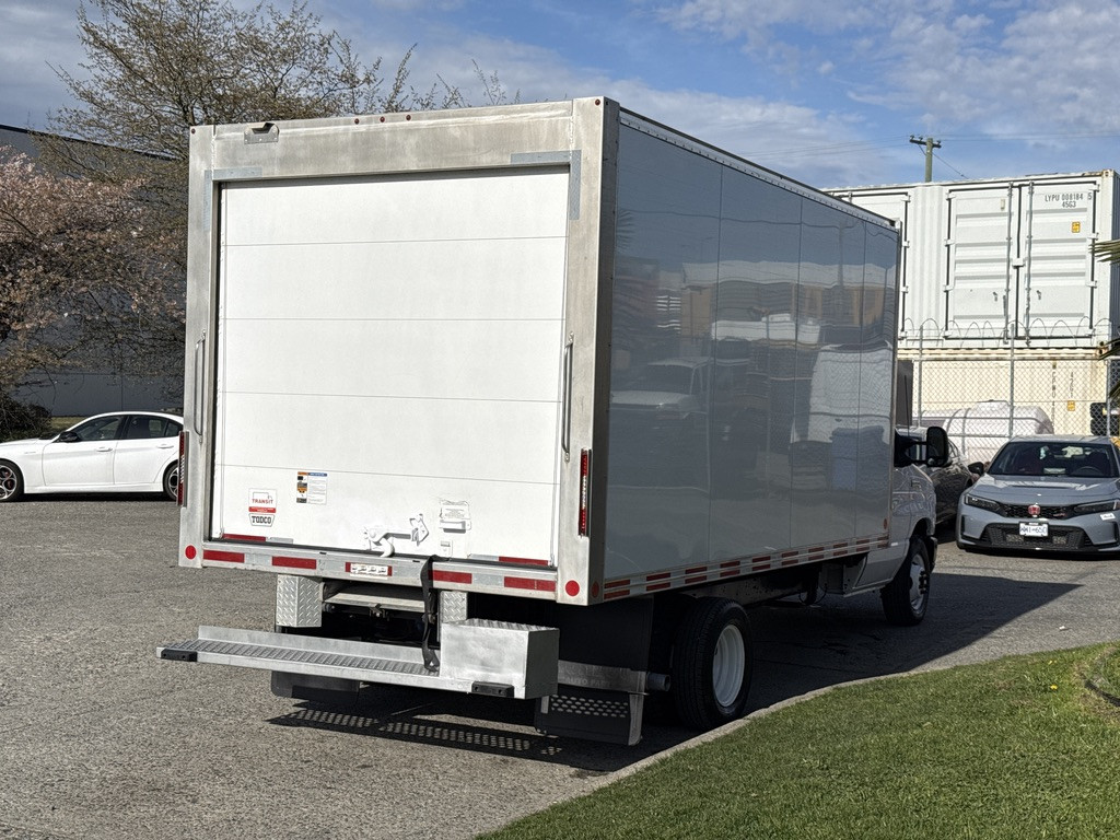2023-Ford-E-450 Econoline Super Duty