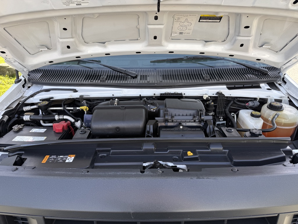 2023-Ford-E-450 Econoline Super Duty