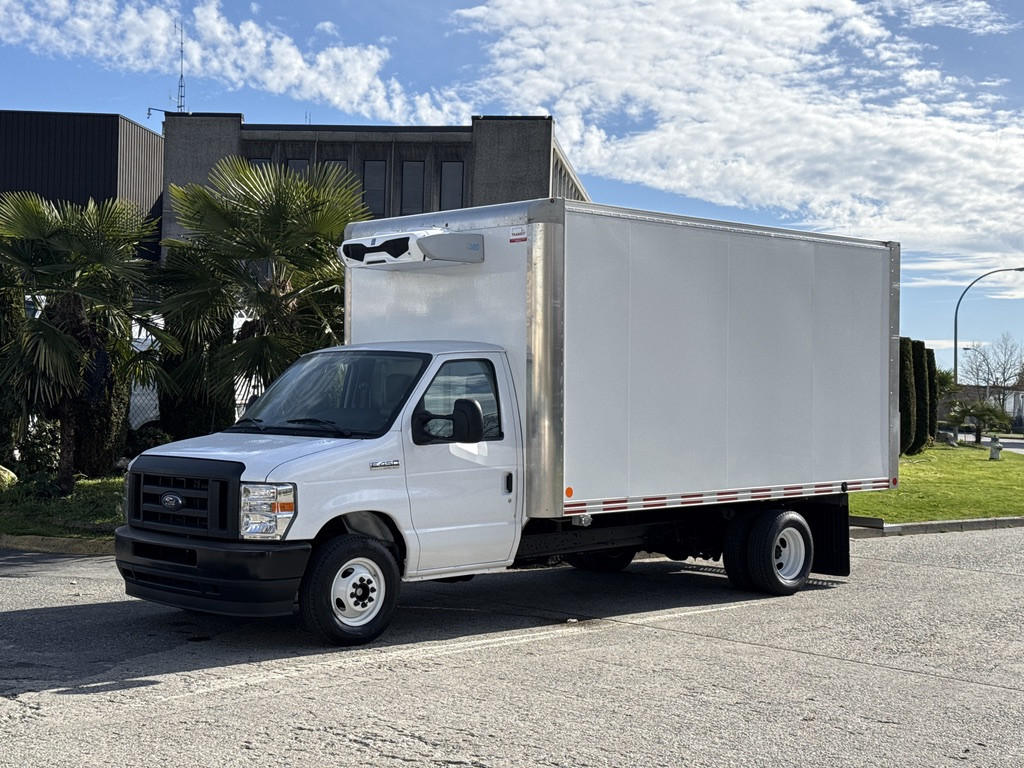 2023-Ford-E-450 Econoline Super Duty