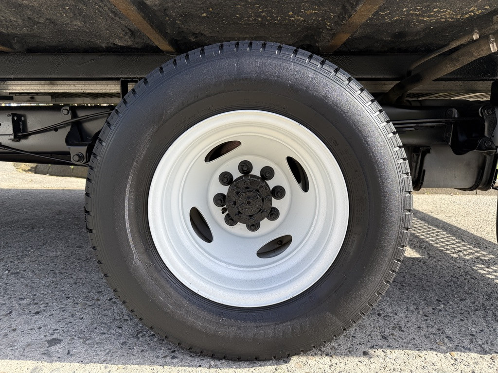 2023-Ford-E-450 Econoline Super Duty