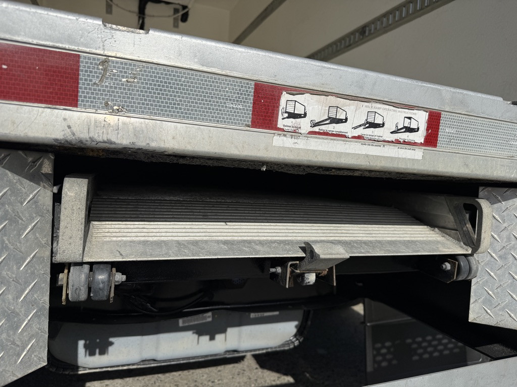 2023-Ford-E-450 Econoline Super Duty