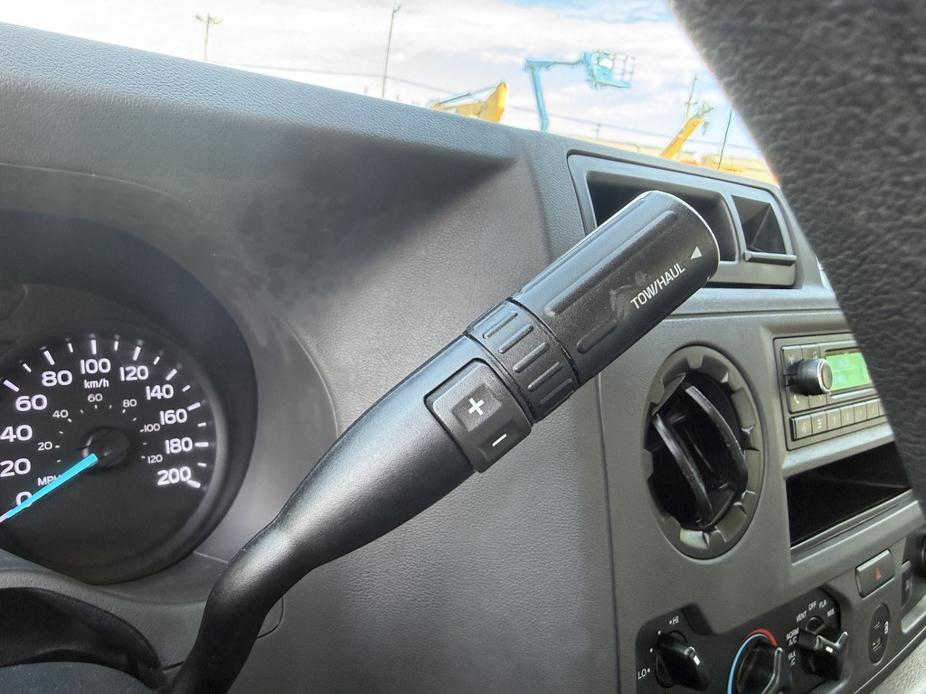 2023-Ford-E-450 Econoline Super Duty