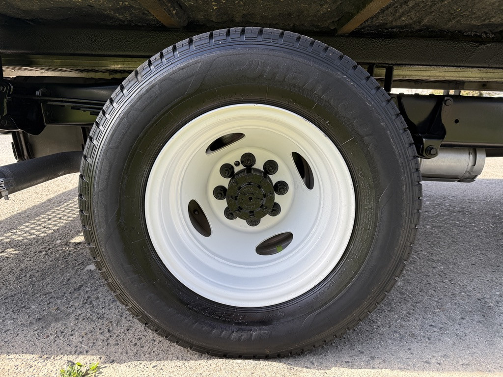 2023-Ford-E-450 Econoline Super Duty